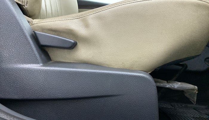 2013 Renault Duster RXZ DIESEL 110, Diesel, Manual, 51,707 km, Driver Side Adjustment Panel