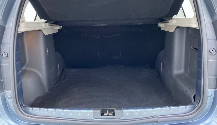 2013 Renault Duster RXZ DIESEL 110, Diesel, Manual, 51,707 km, Boot Inside