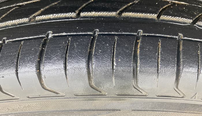 2014 Ford Ecosport TITANIUM 1.5L PETROL AT, Petrol, Automatic, 57,438 km, Right Rear Tyre Tread