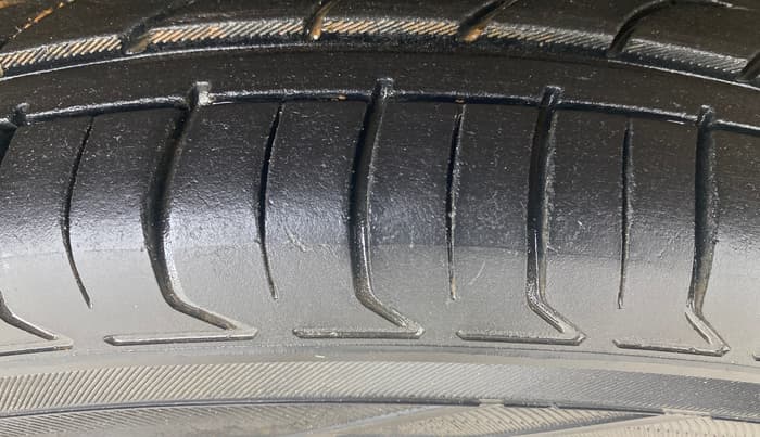 2014 Ford Ecosport TITANIUM 1.5L PETROL AT, Petrol, Automatic, 57,438 km, Right Front Tyre Tread