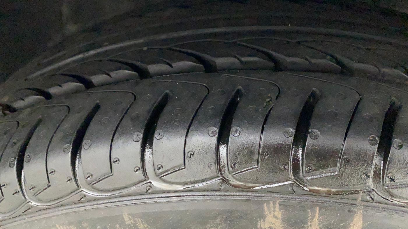 2017 Ford Ecosport TITANIUM 1.5L PETROL, Petrol, Manual, 40,885 km, Right Front Tyre Tread