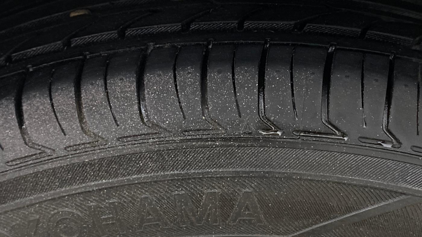 2013 Maruti Swift VXI, Petrol, Manual, 52,760 km, Right Rear Tyre Tread