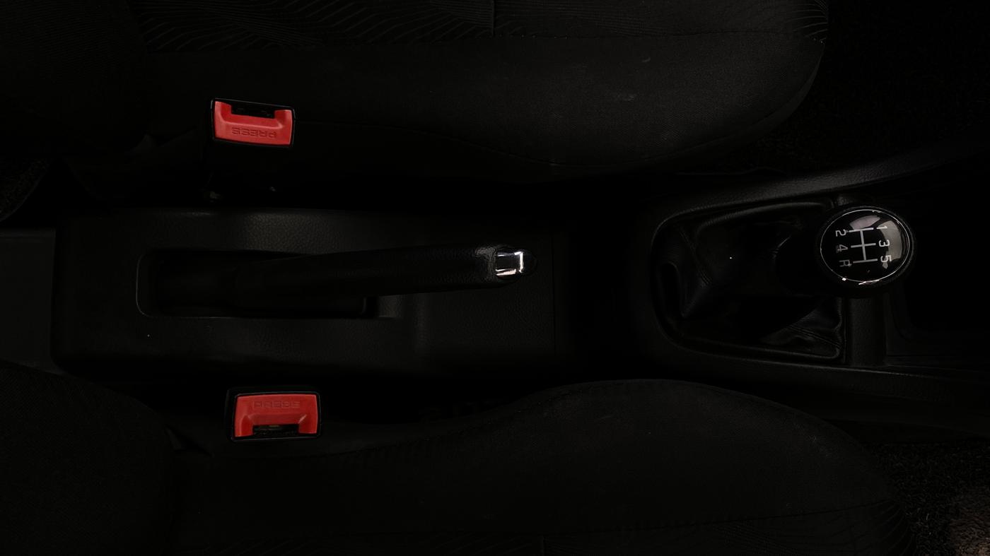 2013 Maruti Swift VXI, Petrol, Manual, 52,760 km, Gear Lever