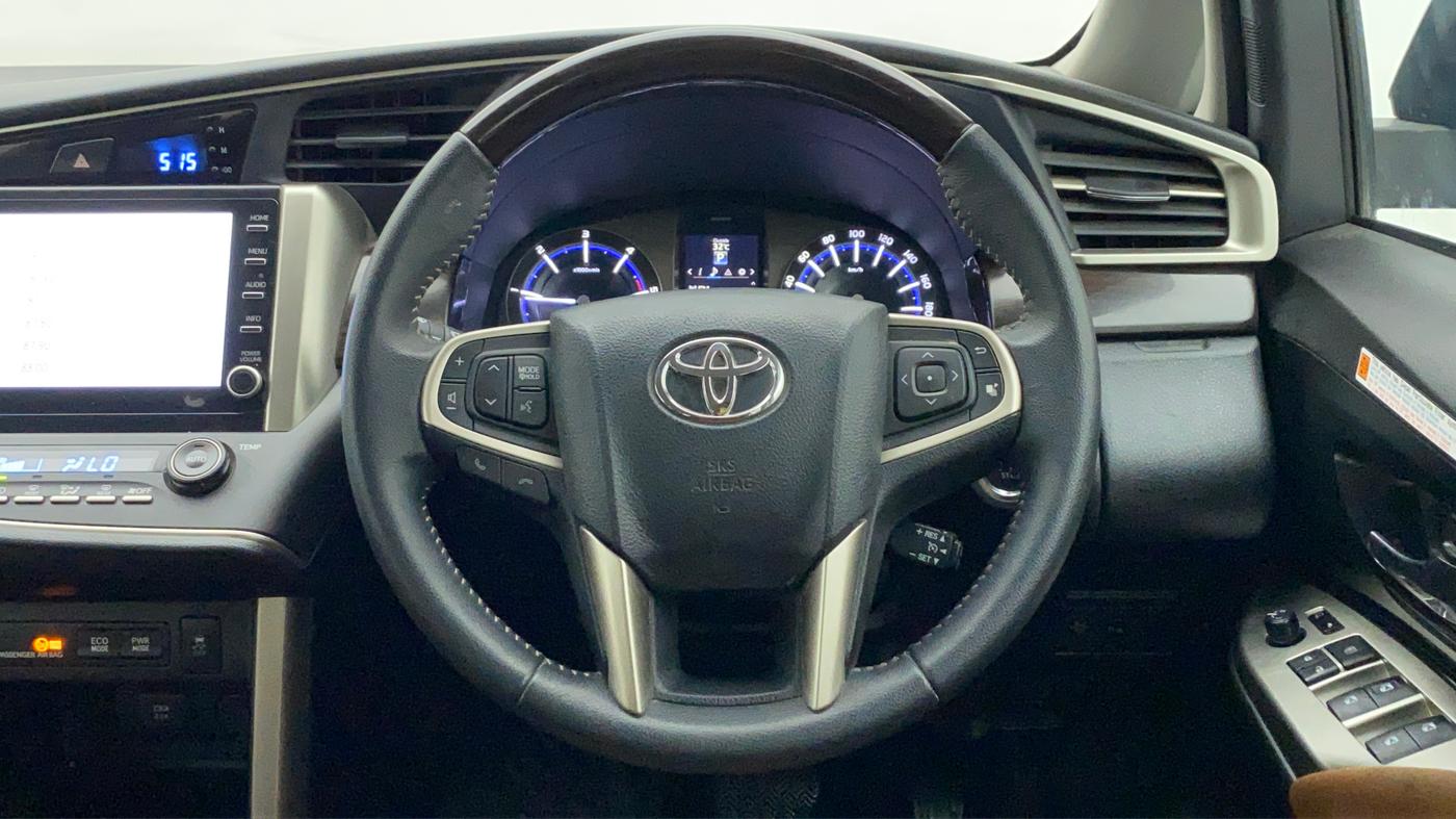 2022 Toyota Innova Crysta 2.4 ZX AT 7 STR, Diesel, Automatic, 27,727 km, Steering Wheel Close Up