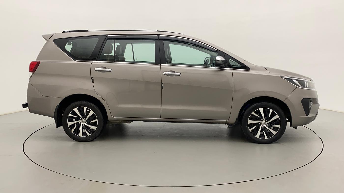 2022 Toyota Innova Crysta 2.4 ZX AT 7 STR, Diesel, Automatic, 27,727 km, Right Side View