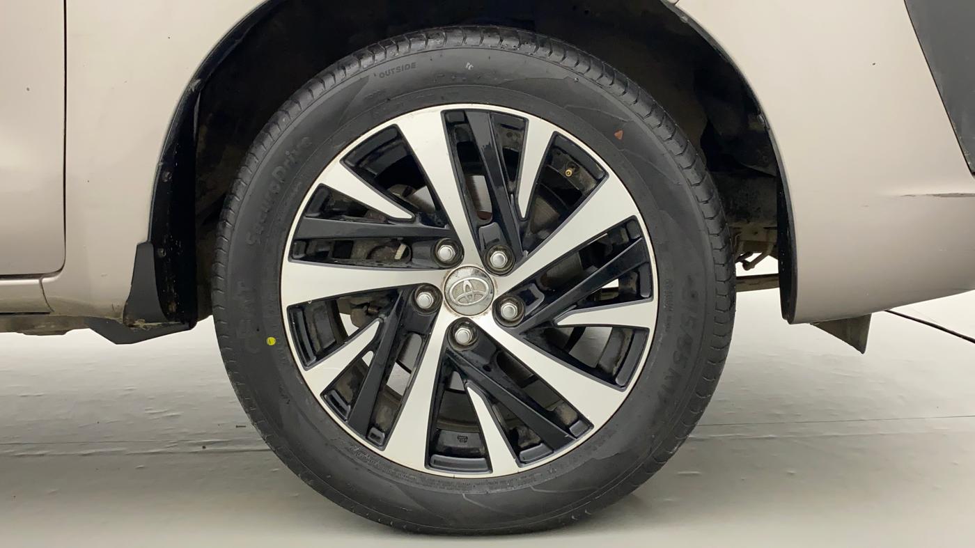 2022 Toyota Innova Crysta 2.4 ZX AT 7 STR, Diesel, Automatic, 27,727 km, Right Front Wheel