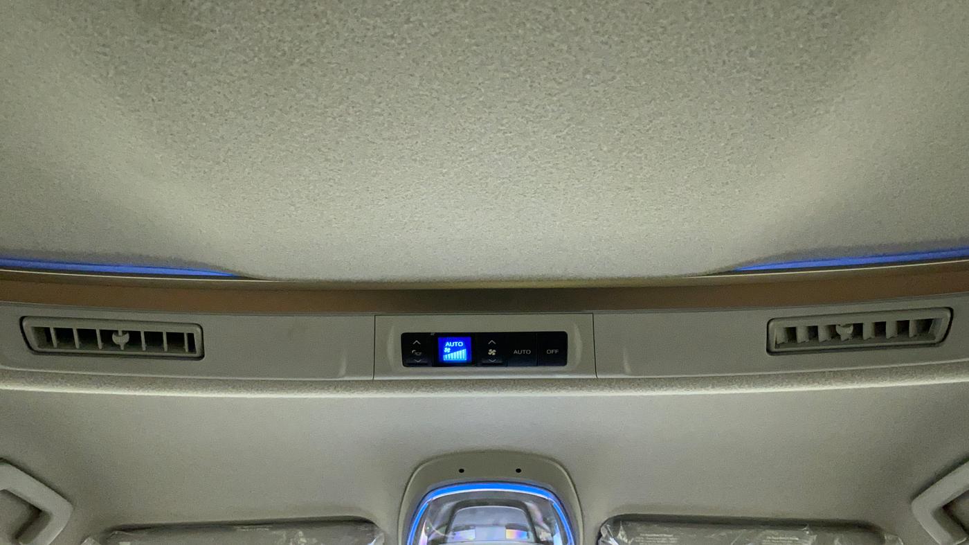 2022 Toyota Innova Crysta 2.4 ZX AT 7 STR, Diesel, Automatic, 27,727 km, Rear AC Vents