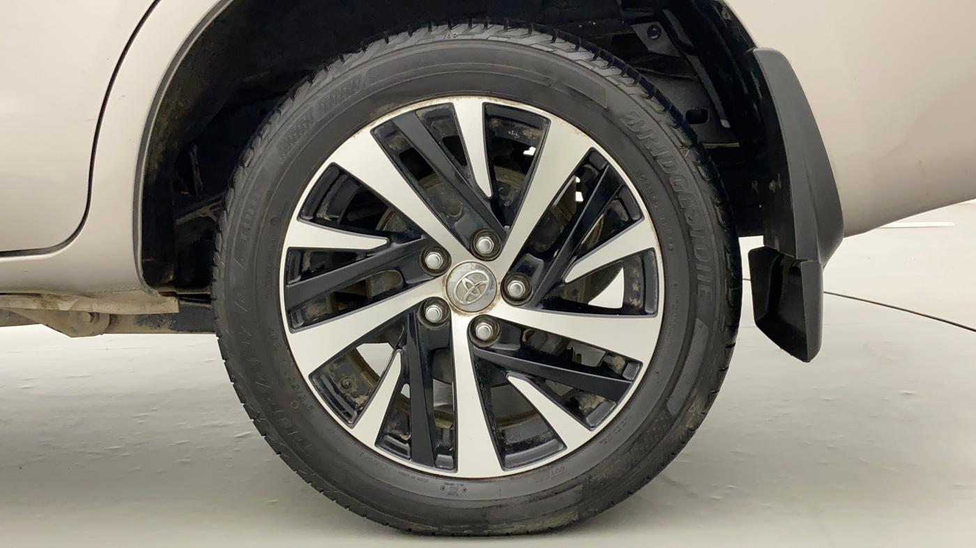 2022 Toyota Innova Crysta 2.4 ZX AT 7 STR, Diesel, Automatic, 27,727 km, Left Rear Wheel