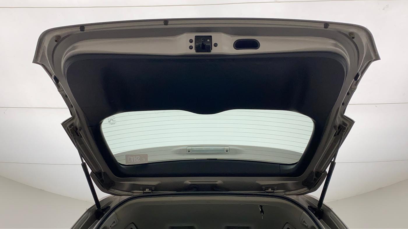 2022 Toyota Innova Crysta 2.4 ZX AT 7 STR, Diesel, Automatic, 27,727 km, Boot Door Open