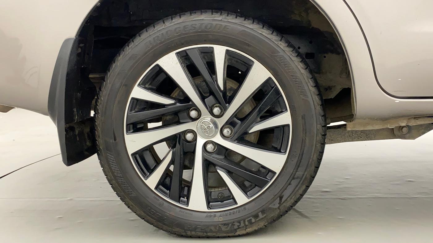 2022 Toyota Innova Crysta 2.4 ZX AT 7 STR, Diesel, Automatic, 27,727 km, Right Rear Wheel