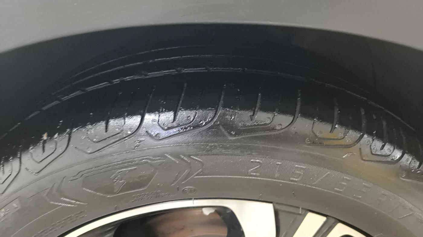 2022 MG ASTOR SHARP 1.5 CVT, Petrol, Automatic, 37,353 km, Left Front Tyre Tread