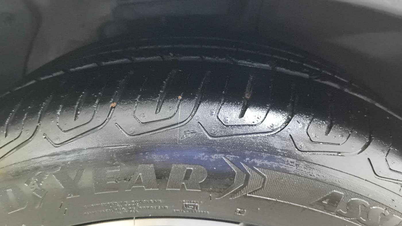 2022 MG ASTOR SHARP 1.5 CVT, Petrol, Automatic, 37,353 km, Right Front Tyre Tread