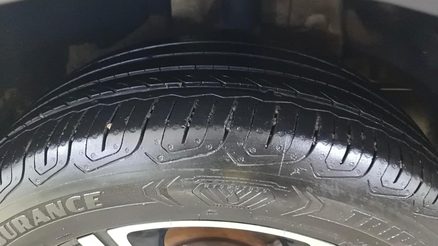 2022 MG ASTOR SHARP 1.5 CVT, Petrol, Automatic, 37,353 km, Left Rear Tyre Tread