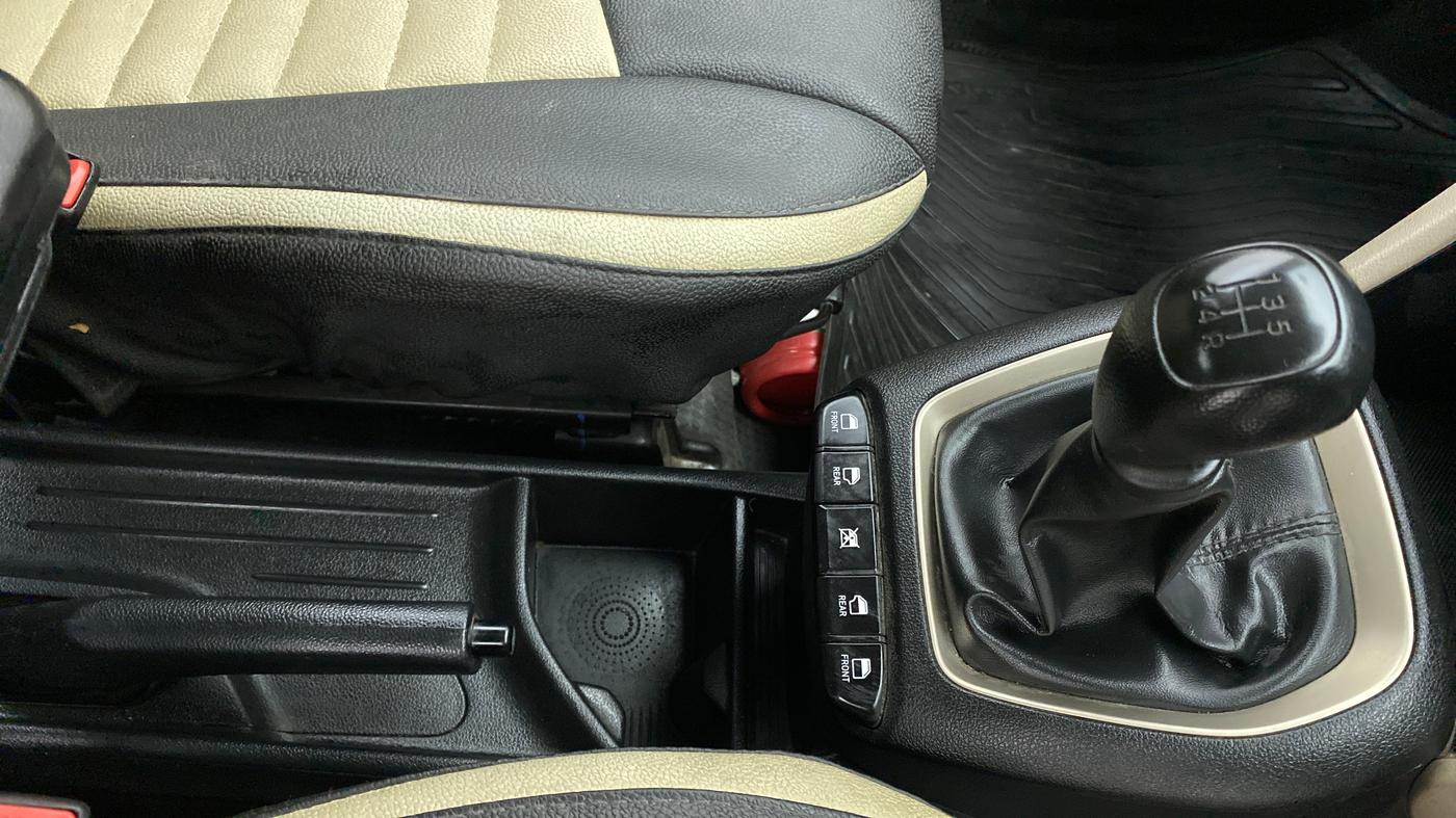 2019 Hyundai NEW SANTRO 1.1 SPORTZ MT CNG, CNG, Manual, 43,218 km, Gear Lever