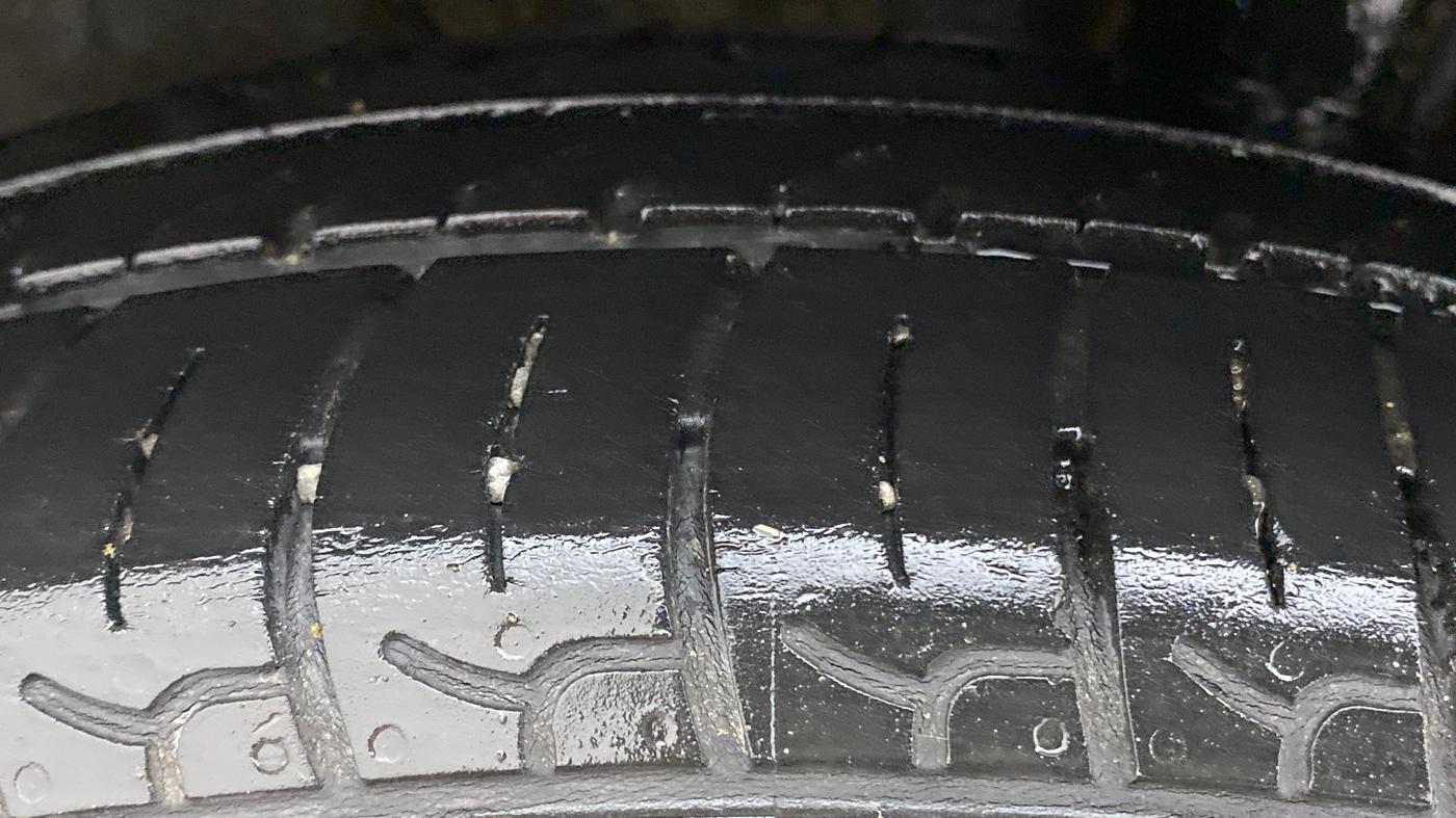 2019 Hyundai NEW SANTRO 1.1 SPORTZ MT CNG, CNG, Manual, 43,218 km, Left Rear Tyre Tread