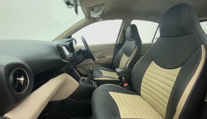 2019 Hyundai NEW SANTRO 1.1 SPORTZ MT CNG, CNG, Manual, 43,218 km, Right Side Front Door Cabin