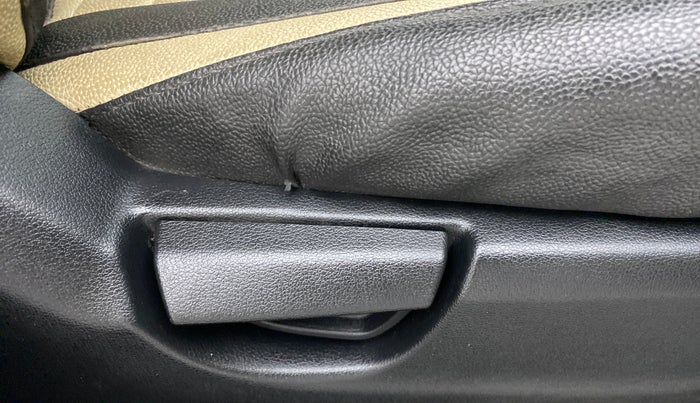 2019 Hyundai NEW SANTRO 1.1 SPORTZ MT CNG, CNG, Manual, 43,218 km, Driver Side Adjustment Panel