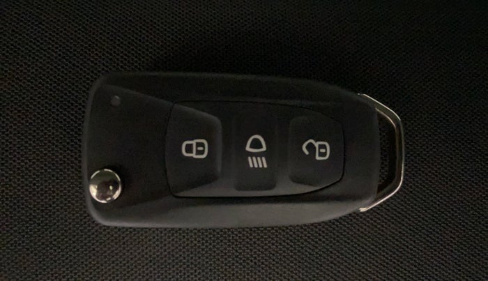 2024 Tata Tiago XT (O) PETROL, Petrol, Manual, 7,625 km, Key Close Up