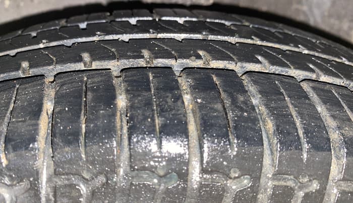 2016 Hyundai i10 MAGNA 1.1, Petrol, Manual, 9,979 km, Left Front Tyre Tread