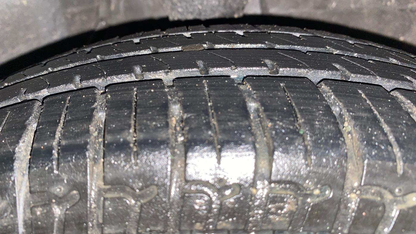 2016 Hyundai i10 MAGNA 1.1, Petrol, Manual, 9,979 km, Right Front Tyre Tread