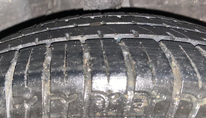 2016 Hyundai i10 MAGNA 1.1, Petrol, Manual, 9,979 km, Right Front Tyre Tread