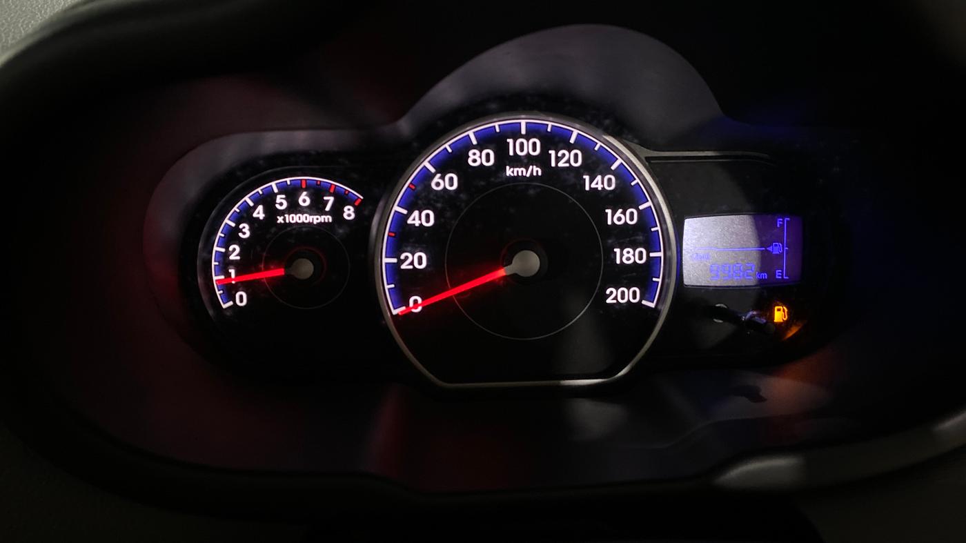2016 Hyundai i10 MAGNA 1.1, Petrol, Manual, 9,979 km, Odometer Image
