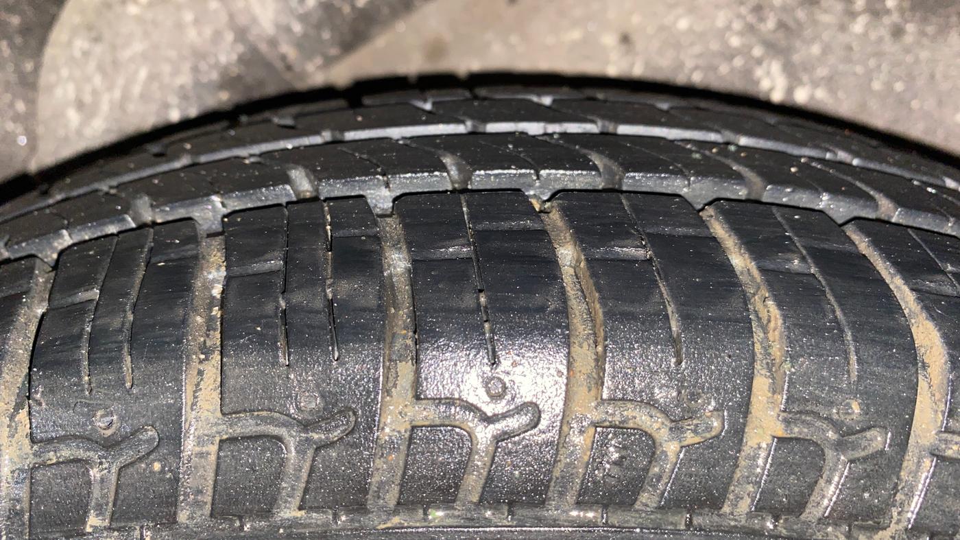 2016 Hyundai i10 MAGNA 1.1, Petrol, Manual, 9,979 km, Left Rear Tyre Tread