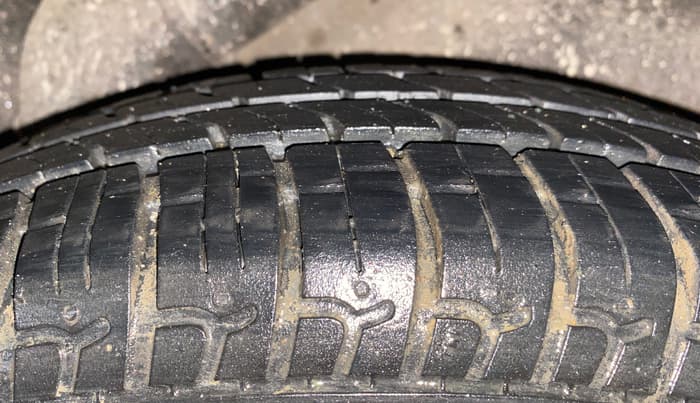 2016 Hyundai i10 MAGNA 1.1, Petrol, Manual, 9,979 km, Left Rear Tyre Tread