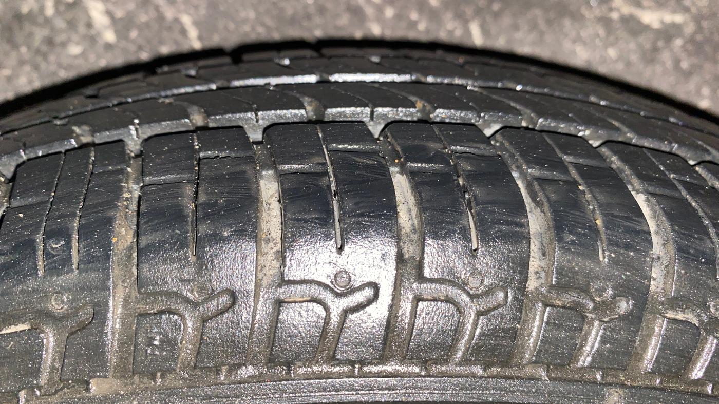 2016 Hyundai i10 MAGNA 1.1, Petrol, Manual, 9,979 km, Right Rear Tyre Tread