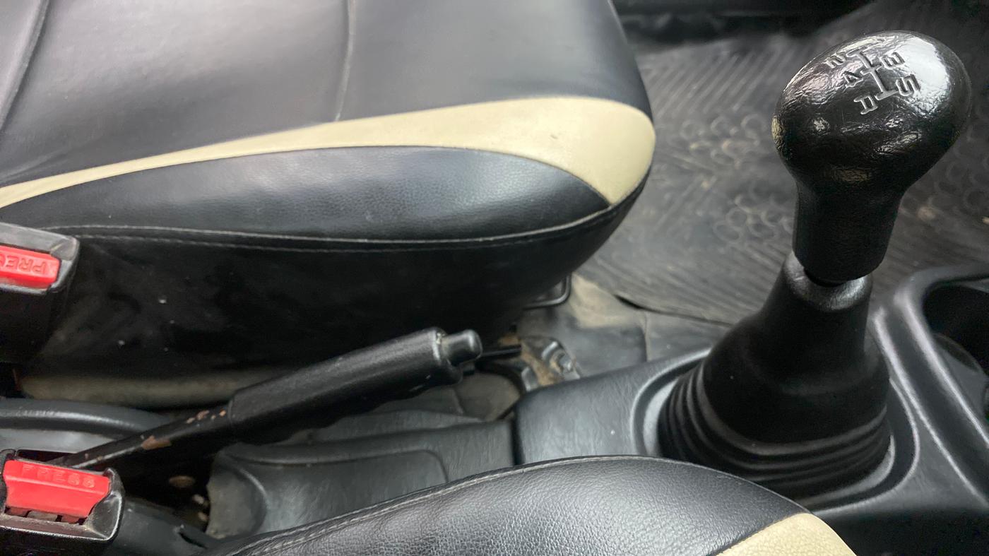 2011 Maruti Alto LXI, Petrol, Manual, 66,153 km, Gear Lever