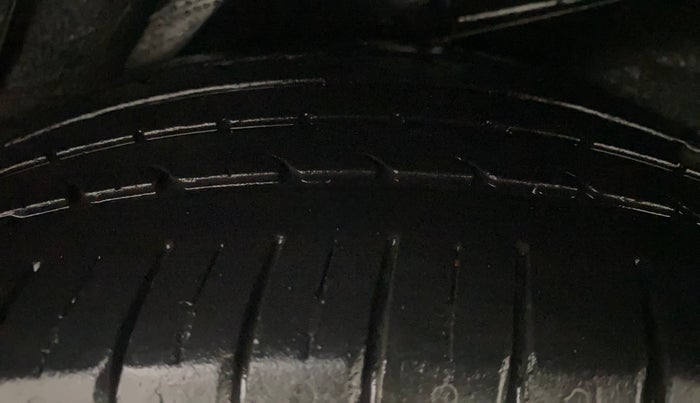 2012 Hyundai Verna FLUIDIC 1.6 VTVT SX, Petrol, Manual, 98,680 km, Left Rear Tyre Tread