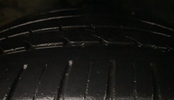 2012 Hyundai Verna FLUIDIC 1.6 VTVT SX, Petrol, Manual, 98,680 km, Right Front Tyre Tread