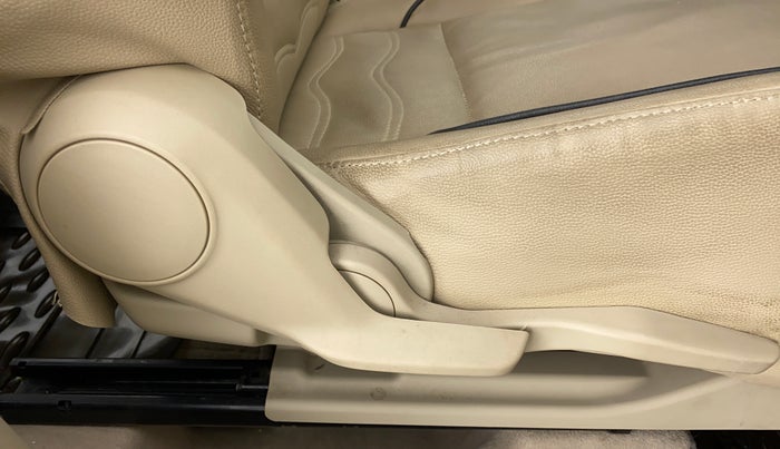 2017 Maruti Dzire VXI, Petrol, Manual, 21,698 km, Driver Side Adjustment Panel