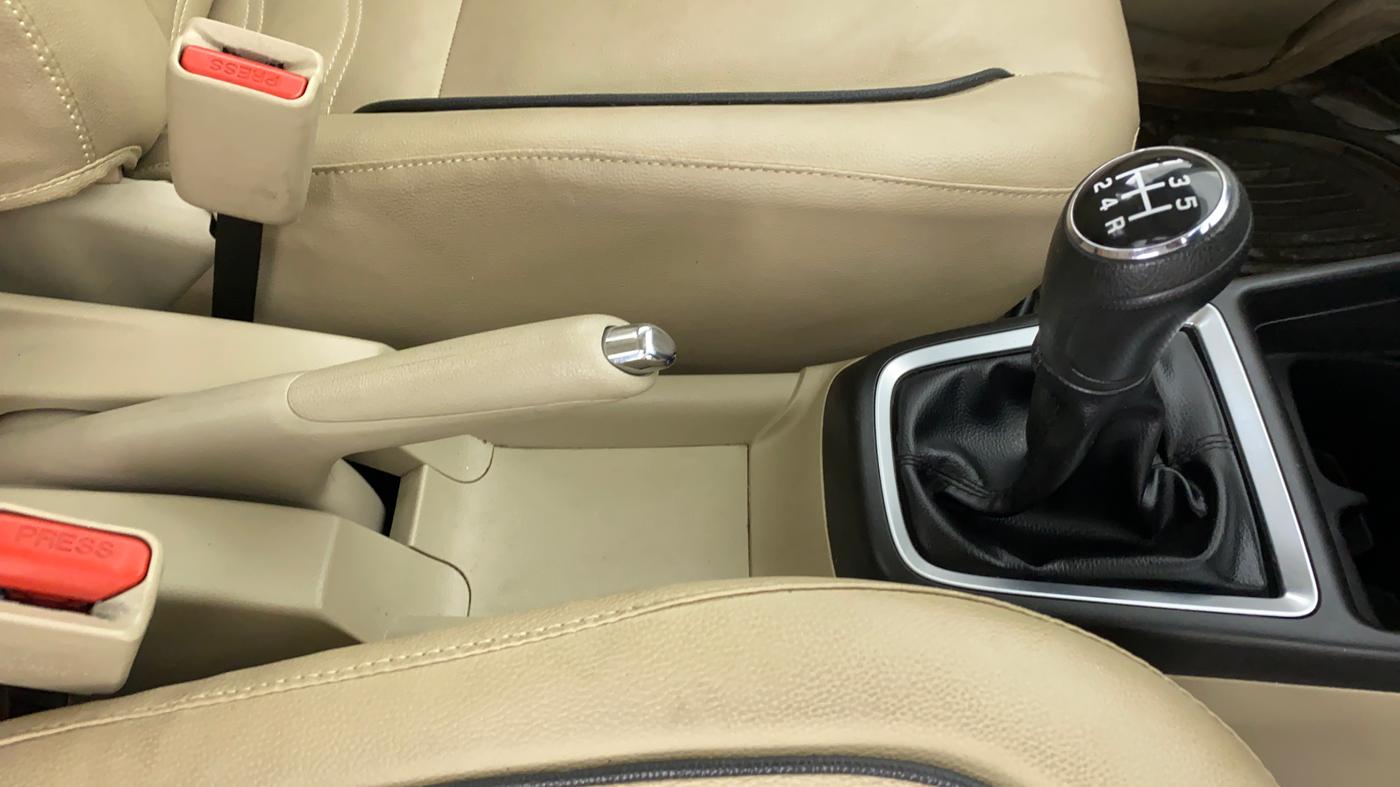 2017 Maruti Dzire VXI, Petrol, Manual, 21,698 km, Gear Lever