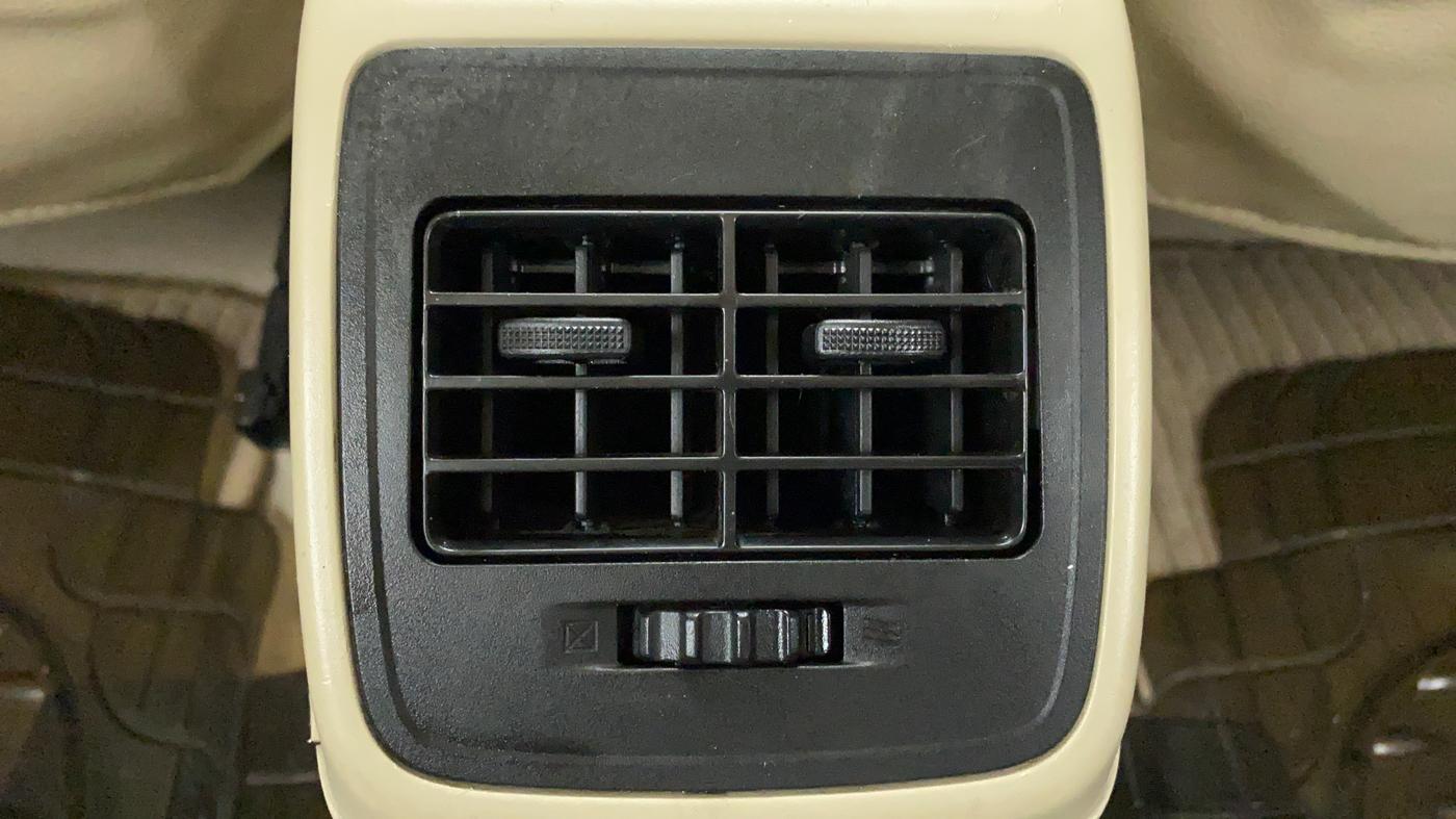 2017 Maruti Dzire VXI, Petrol, Manual, 21,698 km, Rear AC Vents