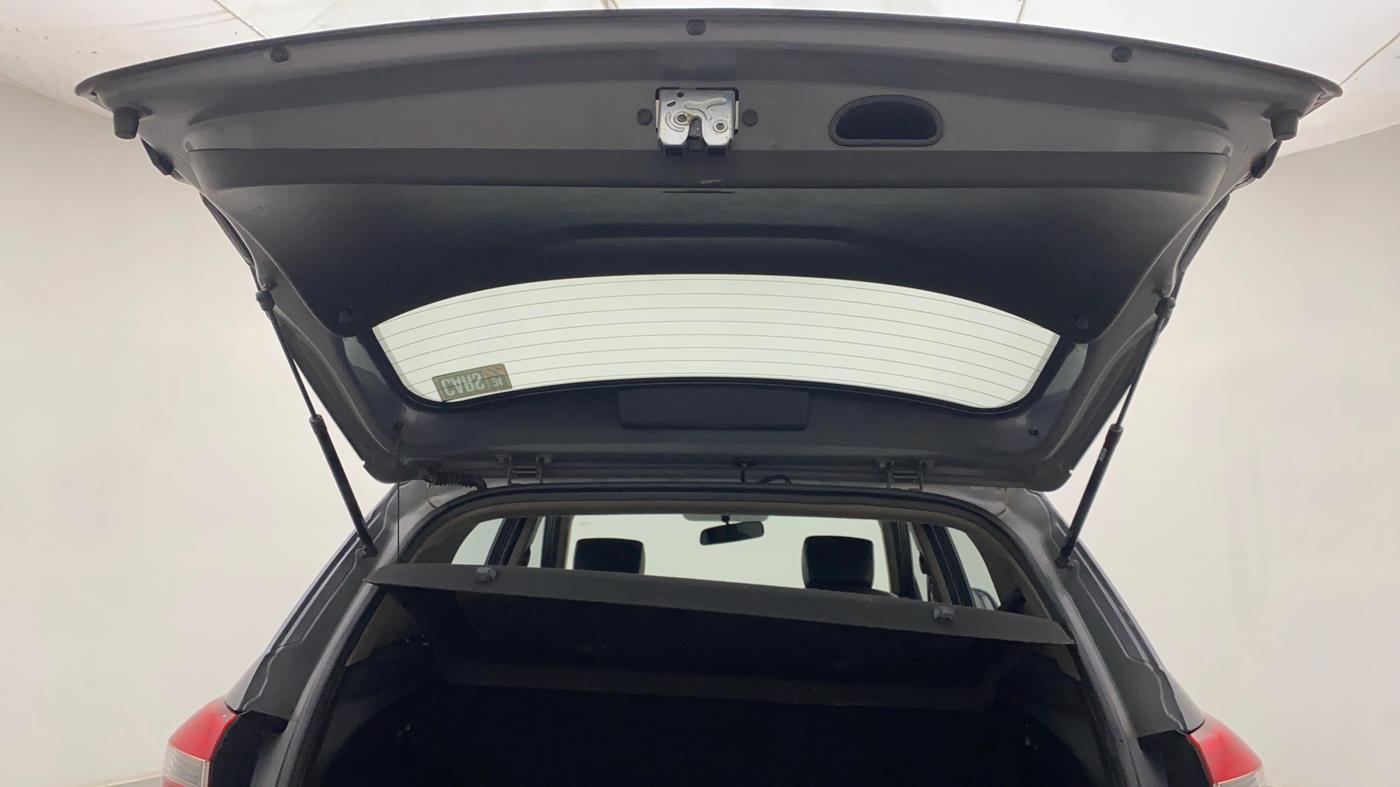2015 Hyundai Creta SX (O) 1.6 DIESEL, Diesel, Manual, 87,070 km, Boot Door Open