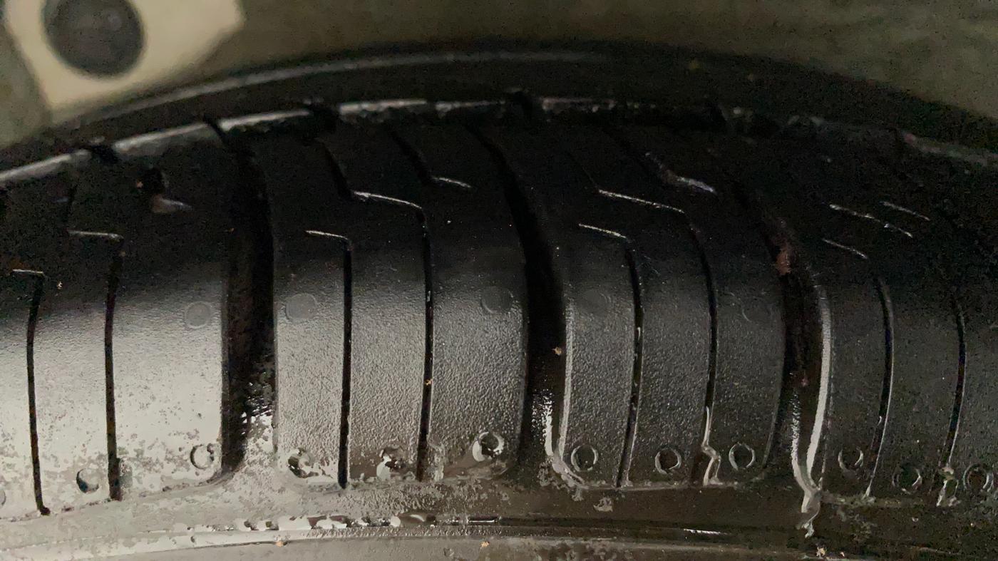2011 Hyundai i10 MAGNA 1.2, Petrol, Manual, 88,879 km, Right Rear Tyre Tread