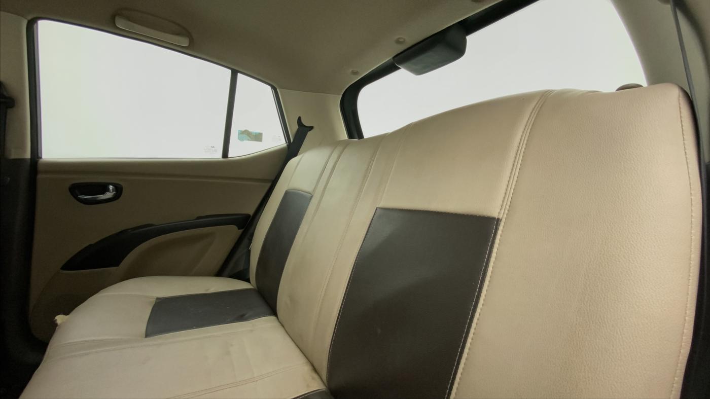 2013 Hyundai i10 MAGNA 1.1 IRDE2, Petrol, Manual, 66,204 km, Right Side Rear Door Cabin