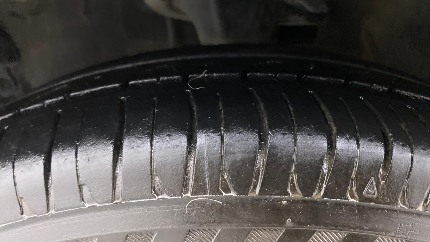 2013 Hyundai i10 MAGNA 1.1 IRDE2, Petrol, Manual, 66,204 km, Left Front Tyre Tread