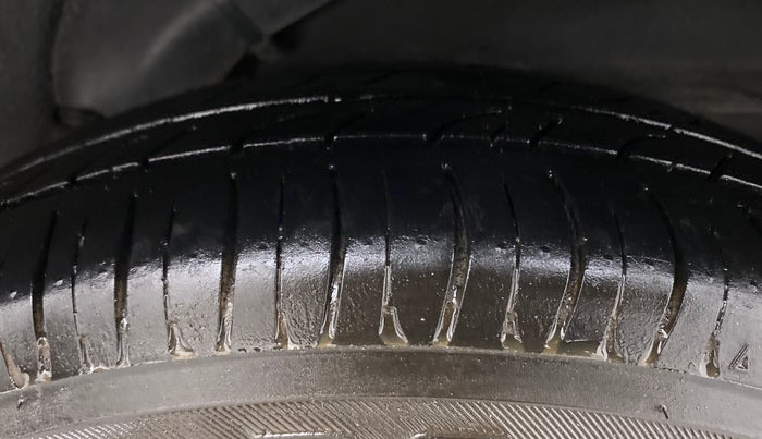 2013 Hyundai i10 MAGNA 1.1 IRDE2, Petrol, Manual, 66,204 km, Left Rear Tyre Tread