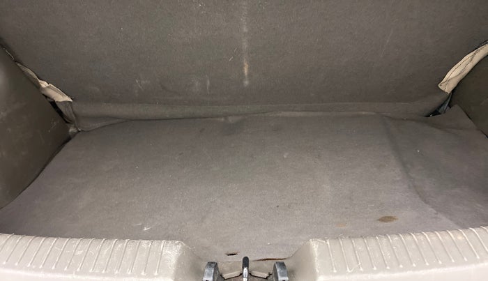2013 Hyundai i10 MAGNA 1.1 IRDE2, Petrol, Manual, 66,204 km, Boot Inside
