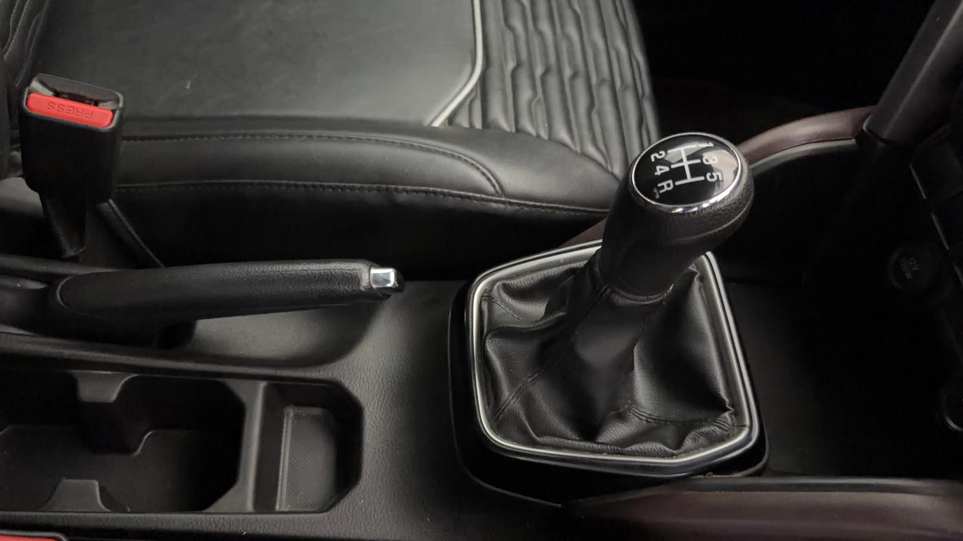 2023 Maruti Grand Vitara ZETA SMART HYBRID, Petrol, Manual, 79,844 km, Gear Lever