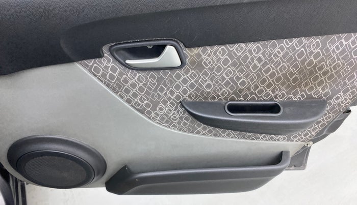 2017 Maruti Alto 800 VXI, Petrol, Manual, 54,860 km, Driver Side Door Panels Control