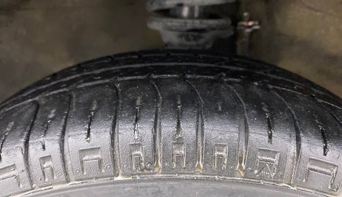 2017 Maruti Alto 800 VXI, Petrol, Manual, 54,860 km, Left Front Tyre Tread
