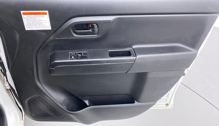 2020 Maruti New Wagon-R LXI CNG 1.0, CNG, Manual, 44,138 km, Driver Side Door Panels Control