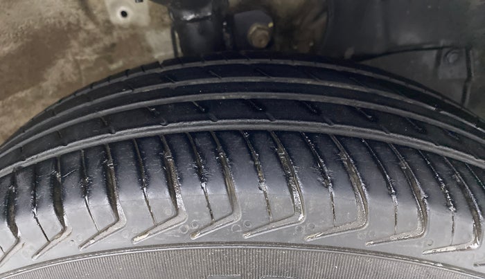 2020 Maruti New Wagon-R LXI CNG 1.0, CNG, Manual, 44,138 km, Right Front Tyre Tread