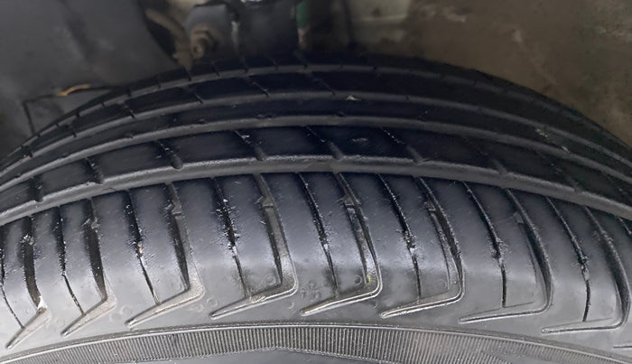 2020 Maruti New Wagon-R LXI CNG 1.0, CNG, Manual, 44,138 km, Left Front Tyre Tread