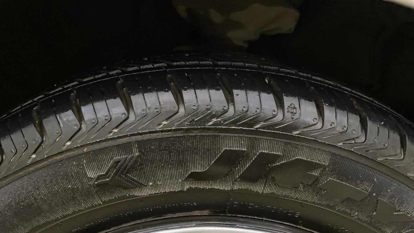 2015 Maruti Celerio VXI CNG, CNG, Manual, 1,19,283 km, Right Front Tyre Tread