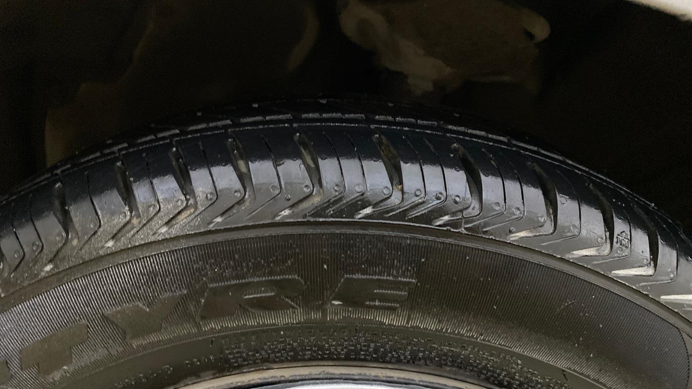 2015 Maruti Celerio VXI CNG, CNG, Manual, 1,19,283 km, Left Front Tyre Tread