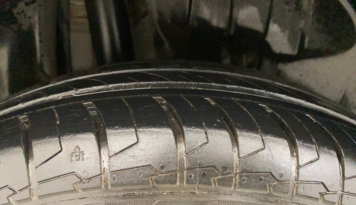 2021 Maruti Swift VXI, Petrol, Manual, 24,935 km, Right Rear Tyre Tread